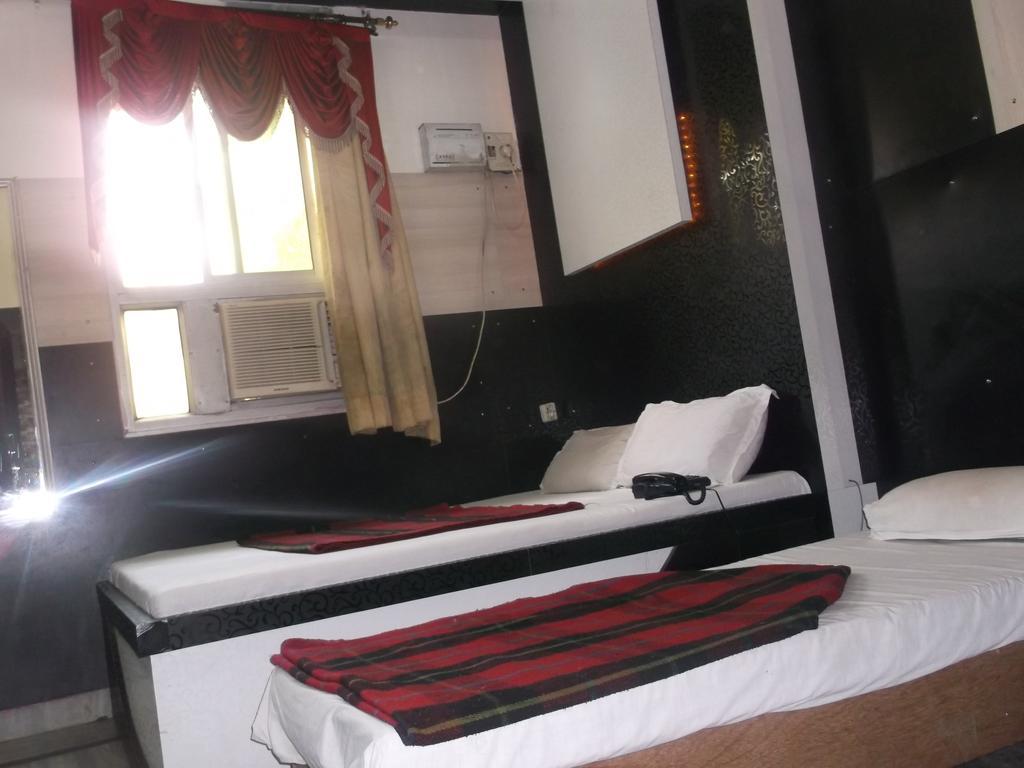 Hotel Abhineet Palace Jaipur Bilik gambar