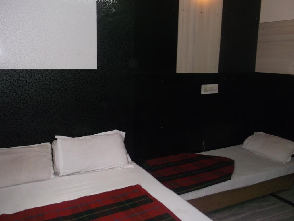 Hotel Abhineet Palace Jaipur Bilik gambar